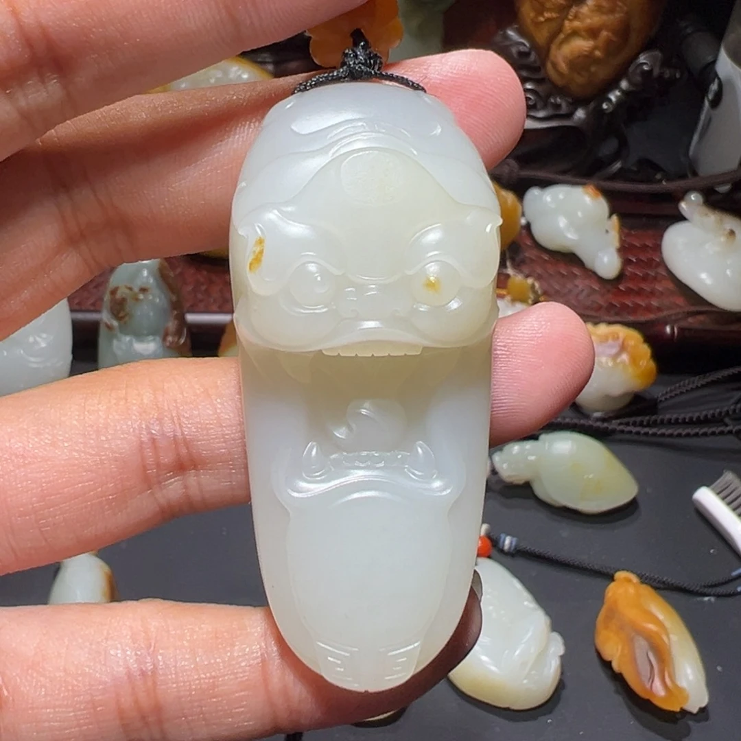 颈饰未镶嵌和田玉（子料）傅*