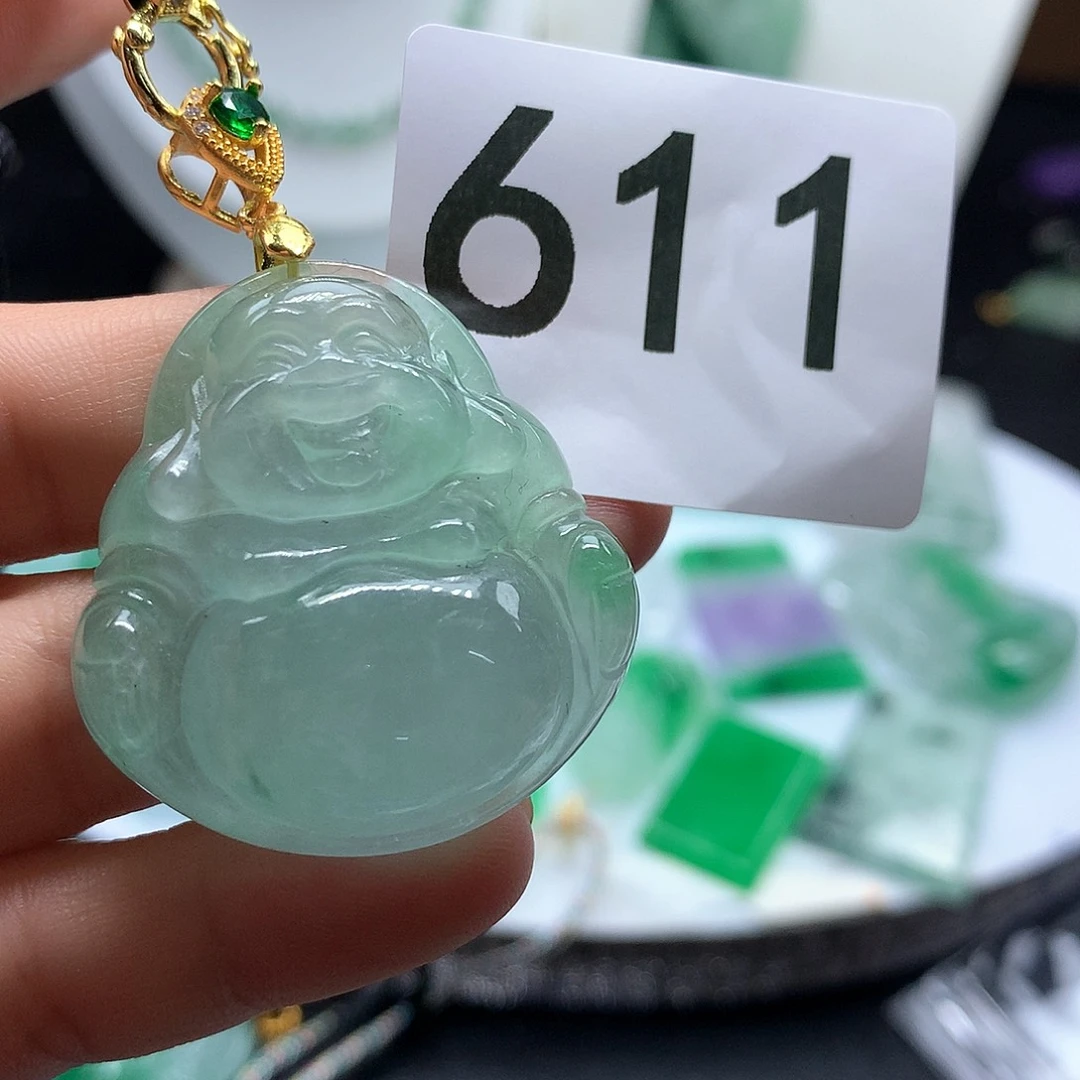 翡翠吊坠(赠链)未镶嵌