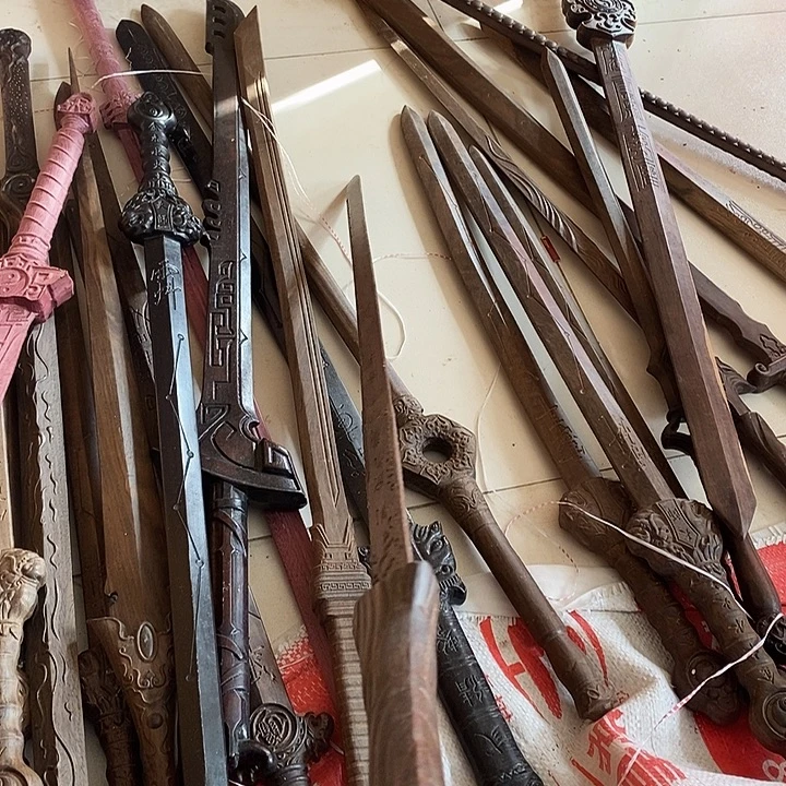 楚***风紫檀木类成套家具瑕疵