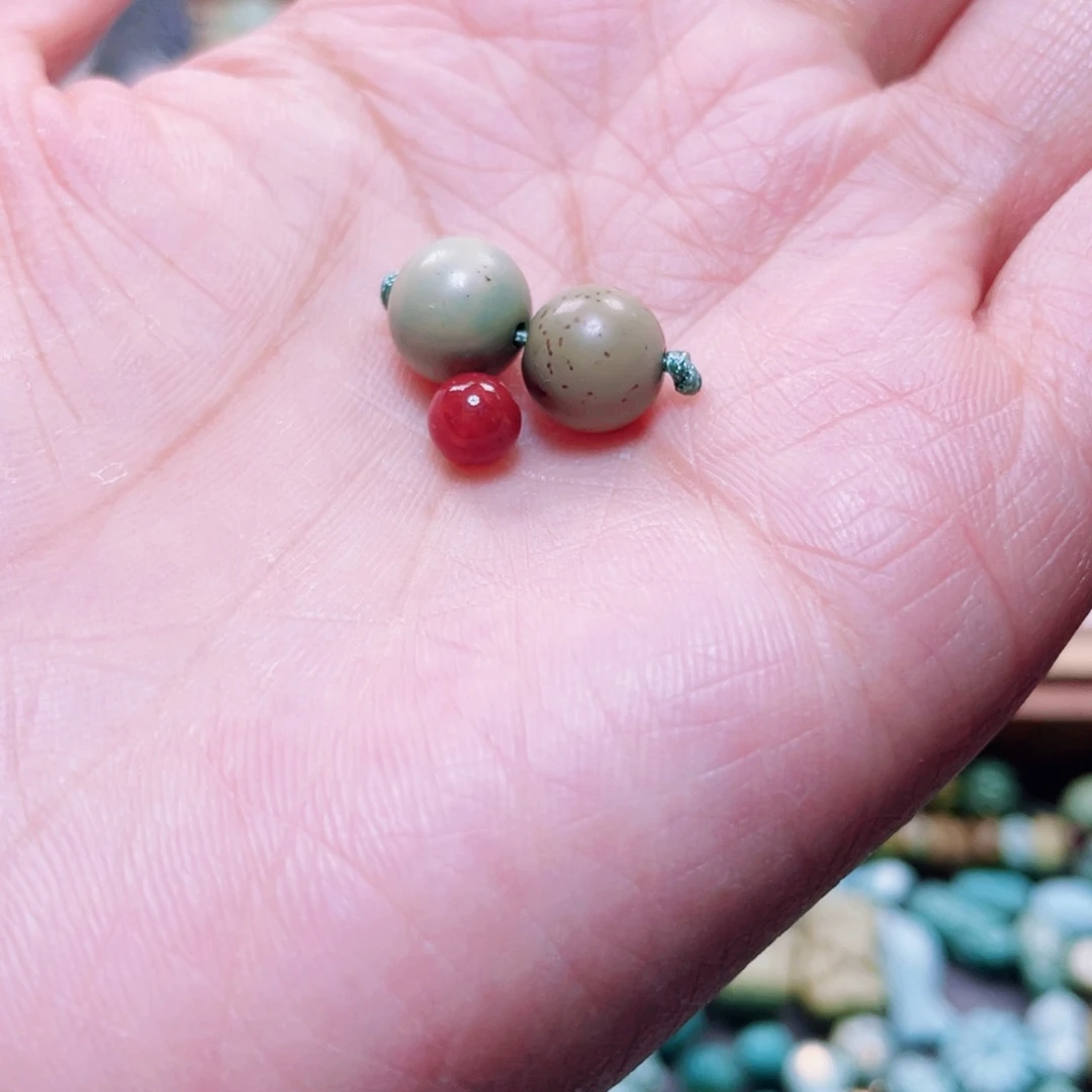 南红玛瑙配饰未镶嵌