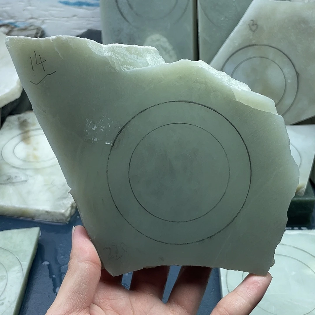 ****平定制和田玉定制手镯