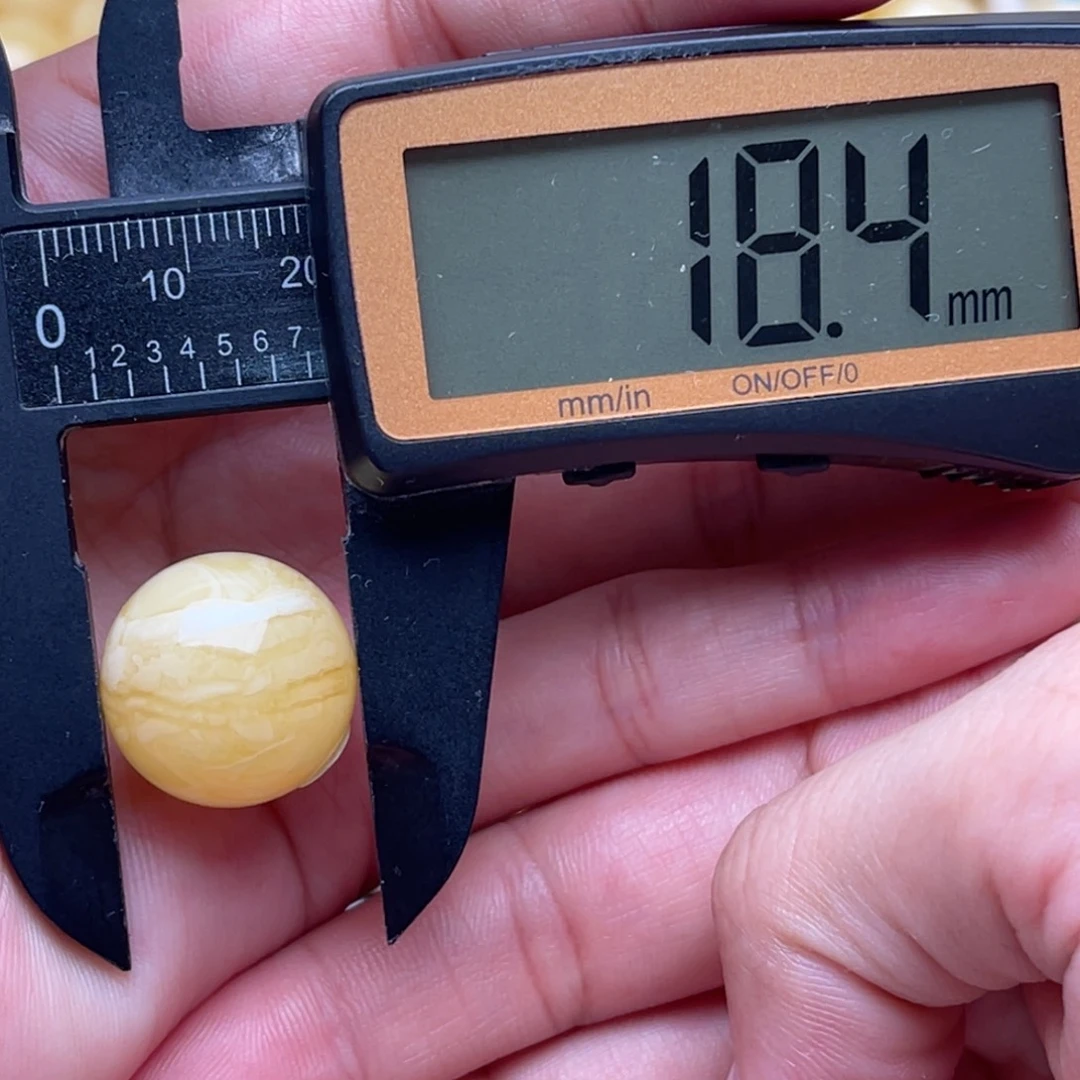 琥珀未镶嵌裸石蜜蜡圆珠笑