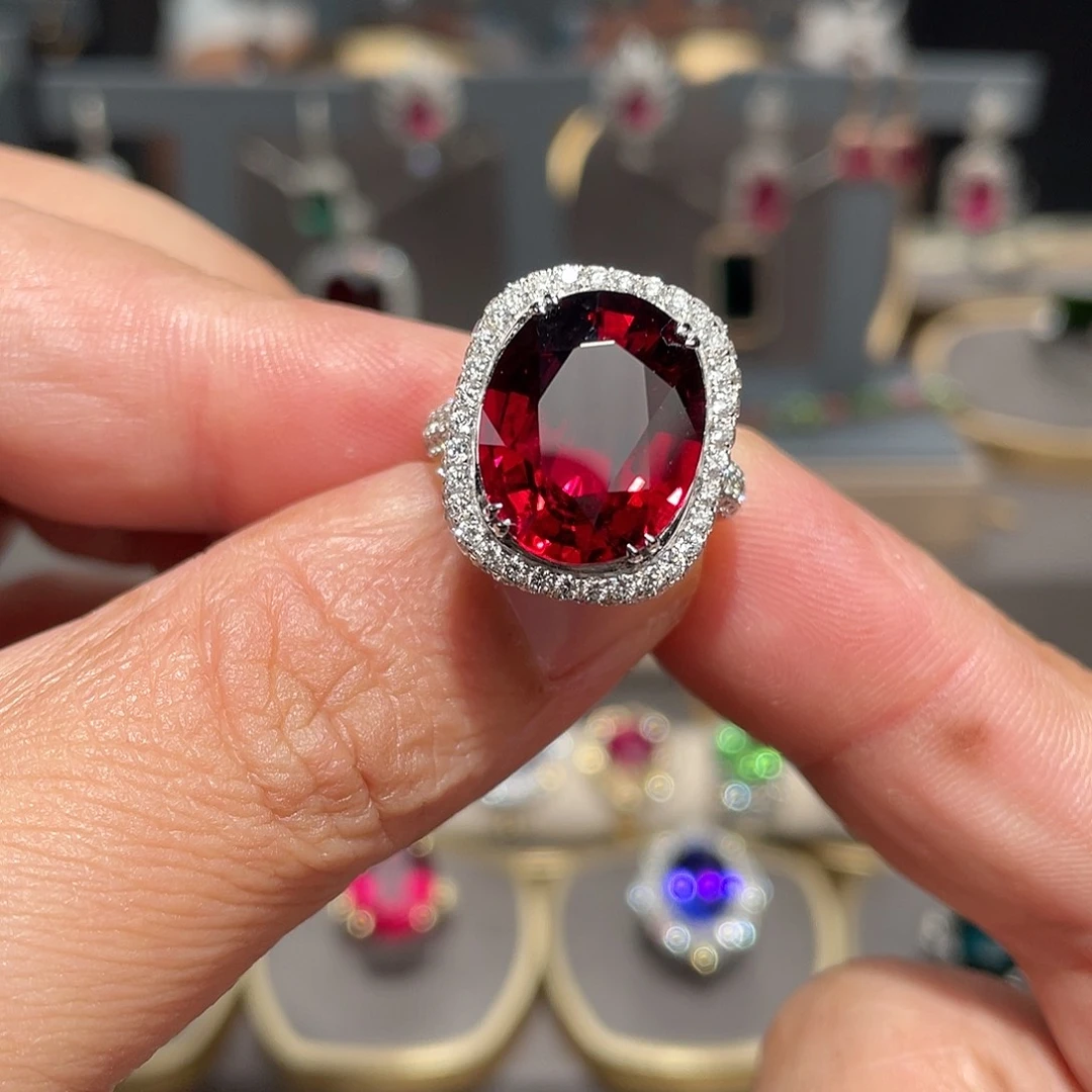 18K金镶嵌碧玺戒指9.05ct