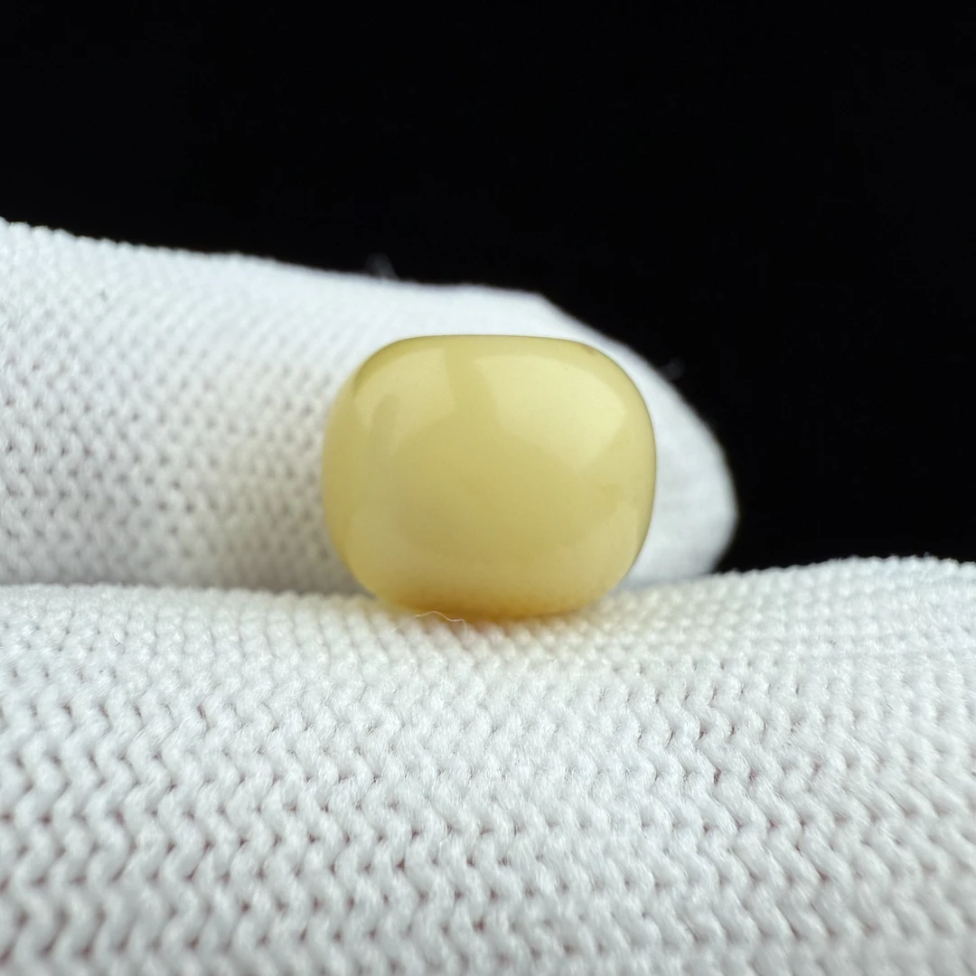 D1174天然原矿蜜蜡微瑕墩子11.5*9mm支持复检假一罚十