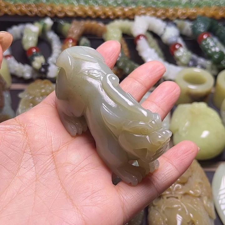 幸***笑和田玉未镶嵌挂件