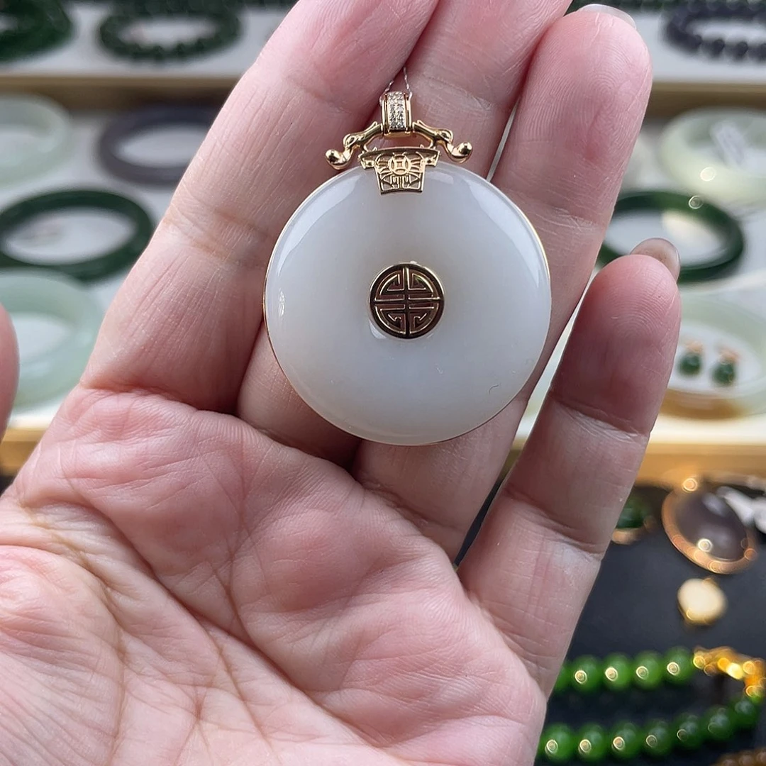 和田玉颈饰18K金镶嵌