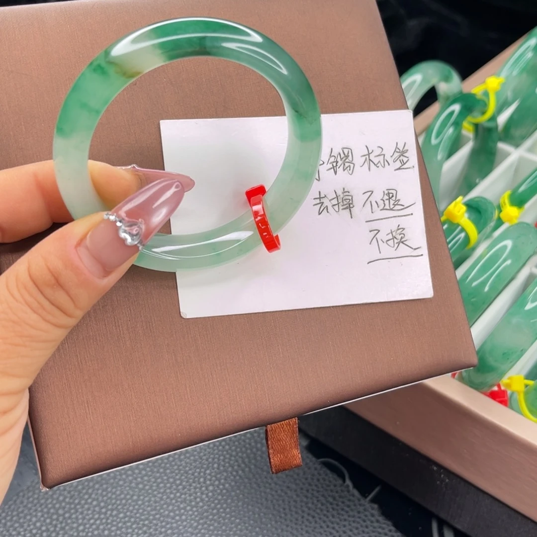 石英质玉未镶嵌手镯非洲翠