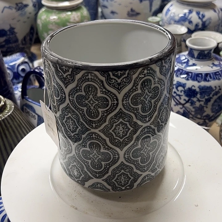 瓷片微瑕。。。。。。。。。。。。。