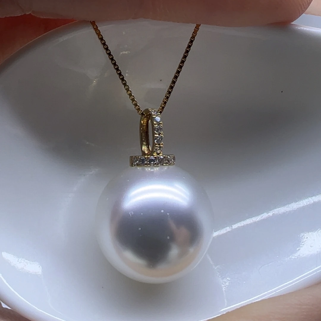 18K金镶嵌淡水珍珠吊坠(赠链)