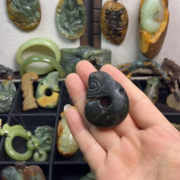 岫岩河磨玉（透闪石质玉）未镶嵌颈饰