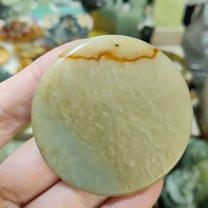 岫玉未镶嵌挂坠款式