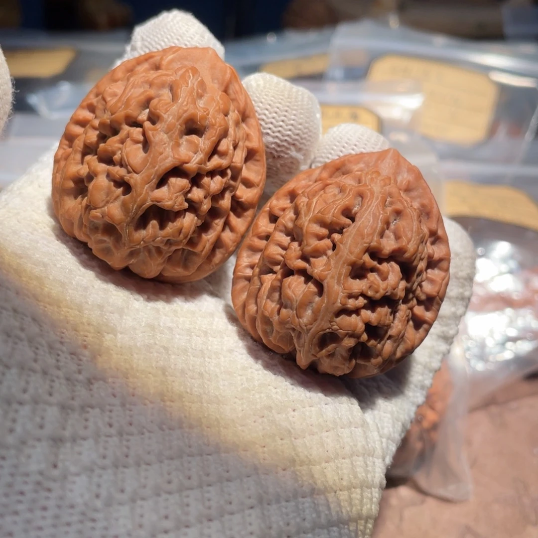 G***D把件文玩核桃40红锦鲤
