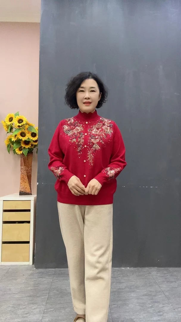 冬季花边领钉珠保暖针织上衣