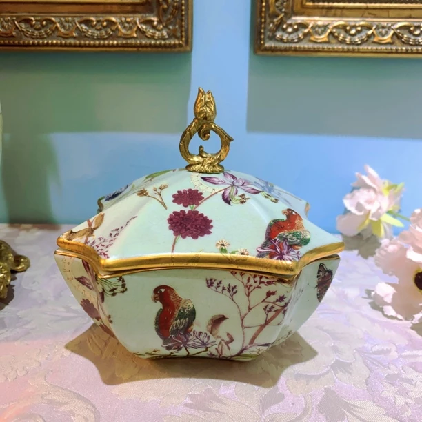 欧式复古铜加陶瓷绿意花鸟装饰盖盒