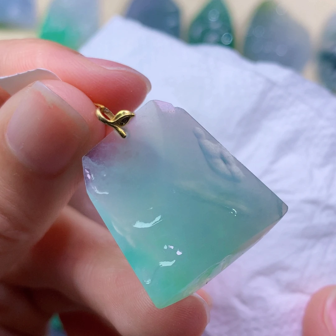 翡翠未镶嵌吊坠(赠链) 5776