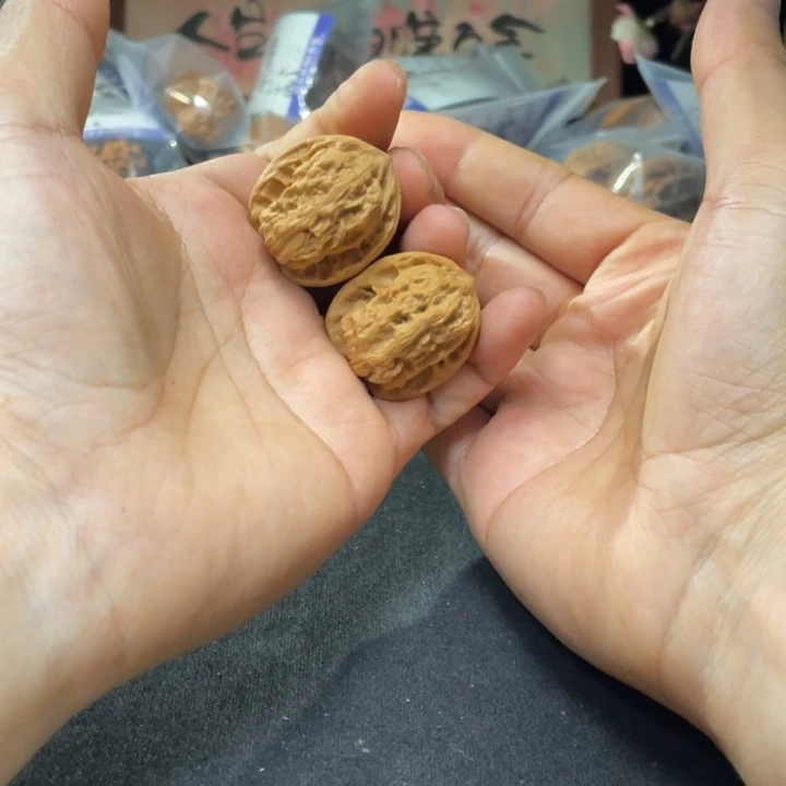 文玩核桃把件野狼