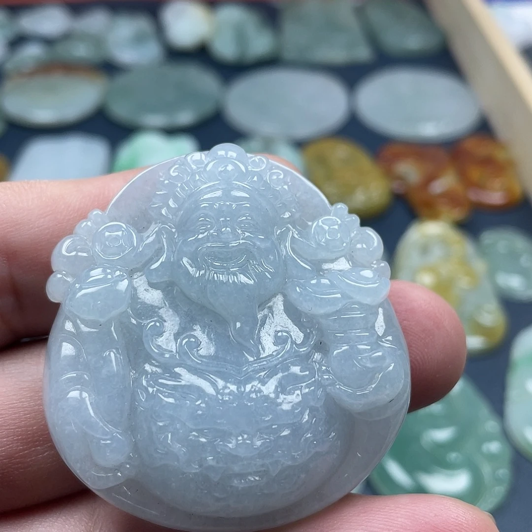 翡翠未镶嵌颈饰黄财神