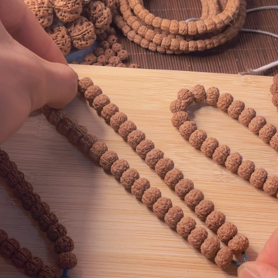 金刚菩提手串在****干1老树王超头