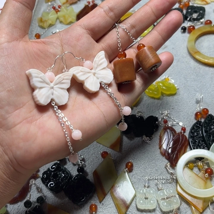 合金蛇纹石玉耳饰