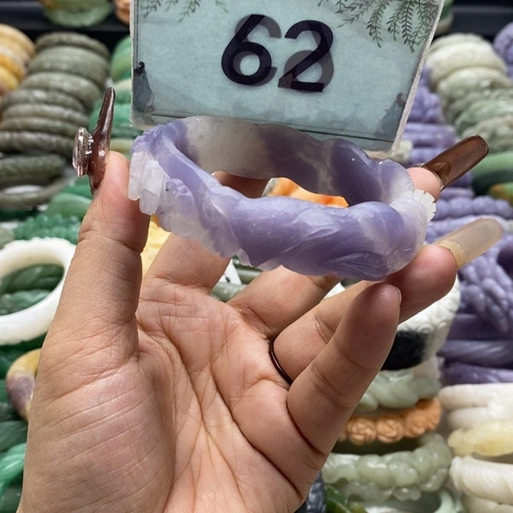 石英岩玉未镶嵌手镯