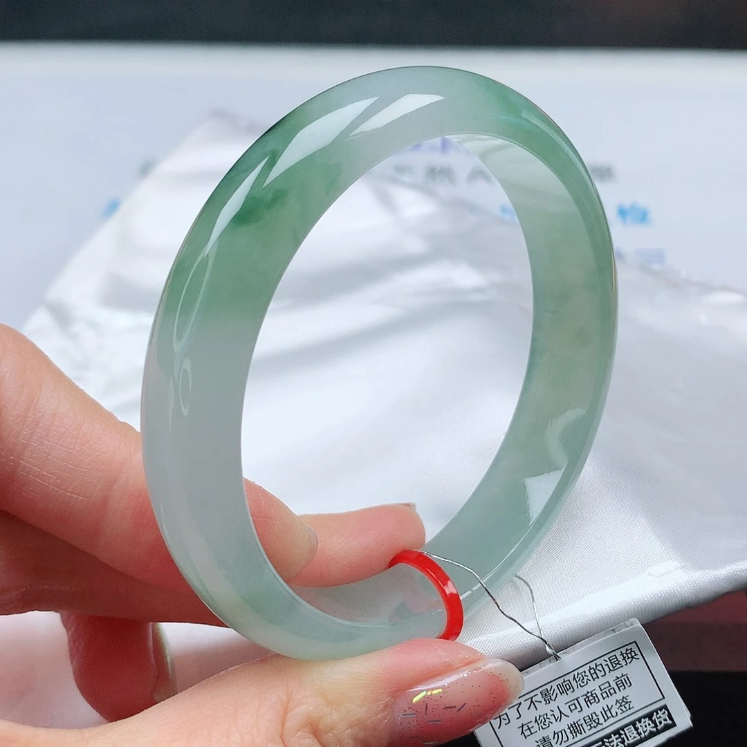 翡翠手镯未镶嵌57圈