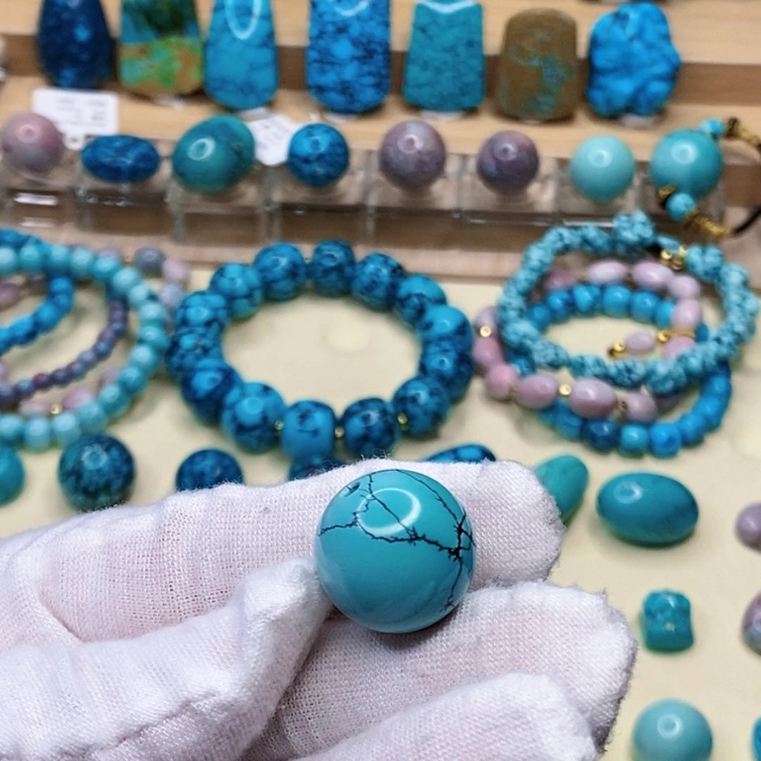 绿松石未镶嵌珠宝奇石