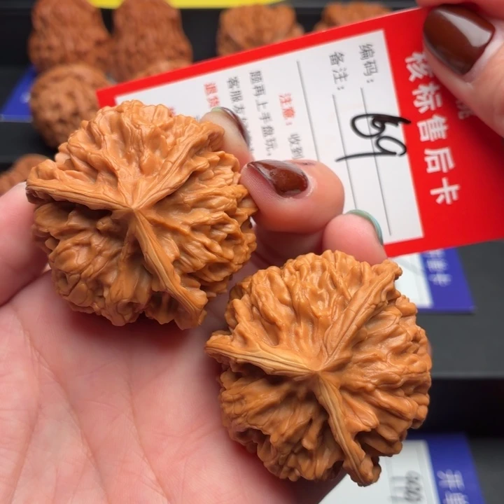 ᦦ***你把件文玩核桃44尺三棱