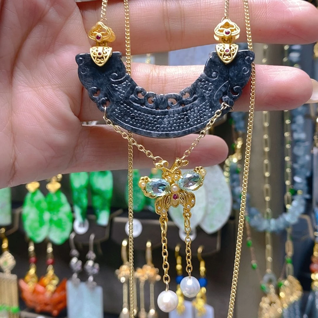 未镶嵌翡翠耳饰翡翠