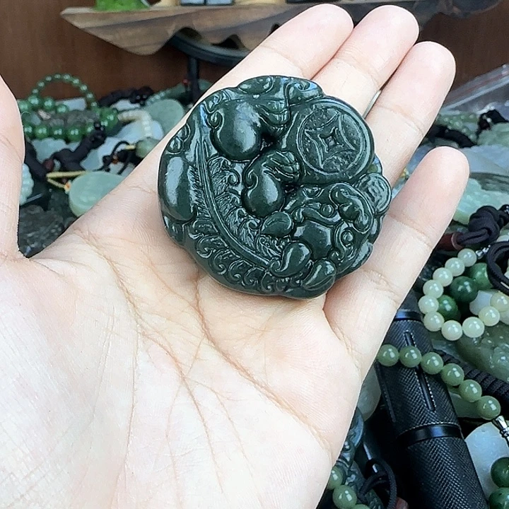 和田玉未镶嵌颈饰