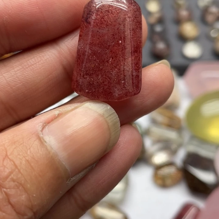 纯天然幽灵碧玺（处理）草莓晶