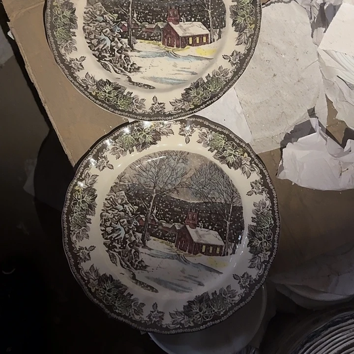 庄园10寸盘子两个微瑕疵