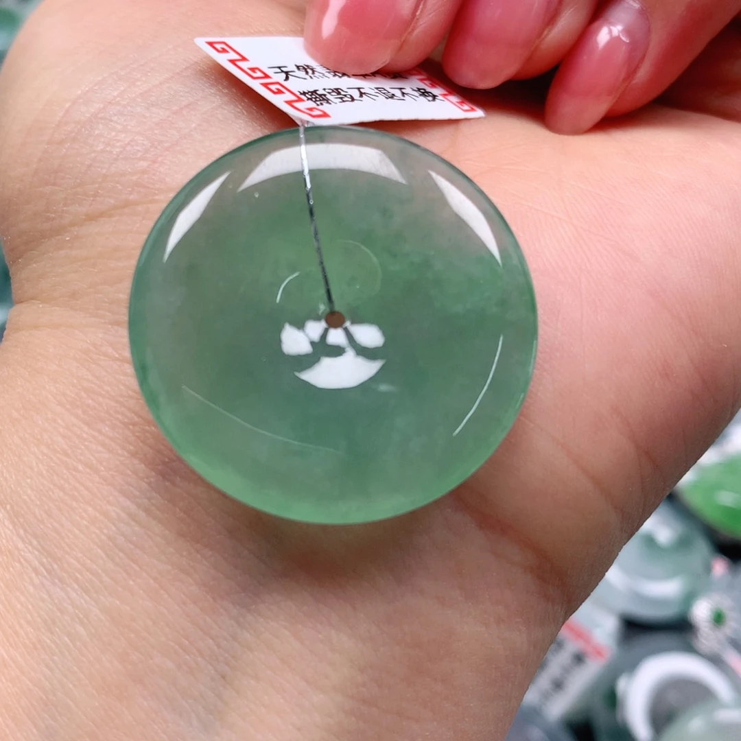 翡翠颈饰未镶嵌天然翡翠