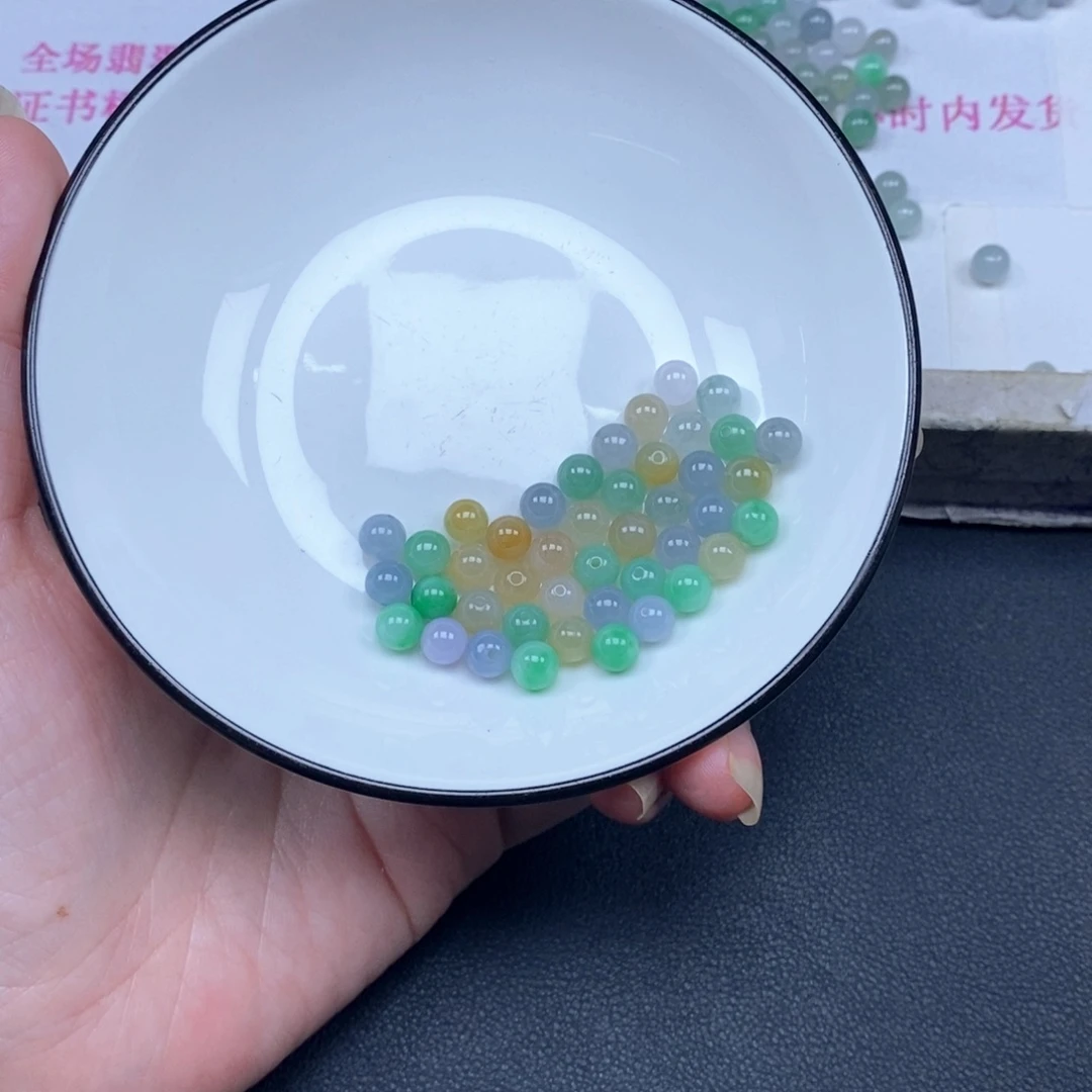 L****翡翠未镶嵌颈饰翡翠