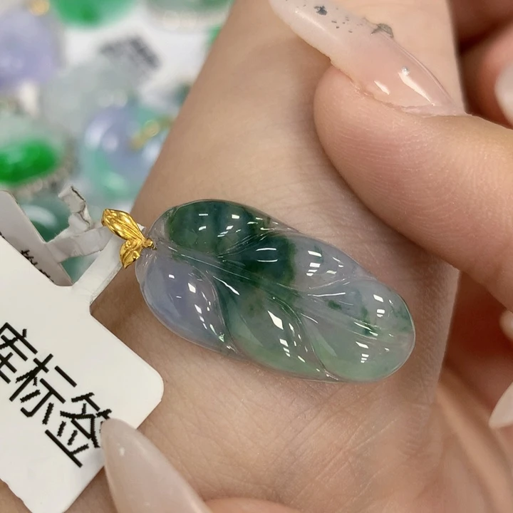 翡翠18K金镶嵌颈饰
