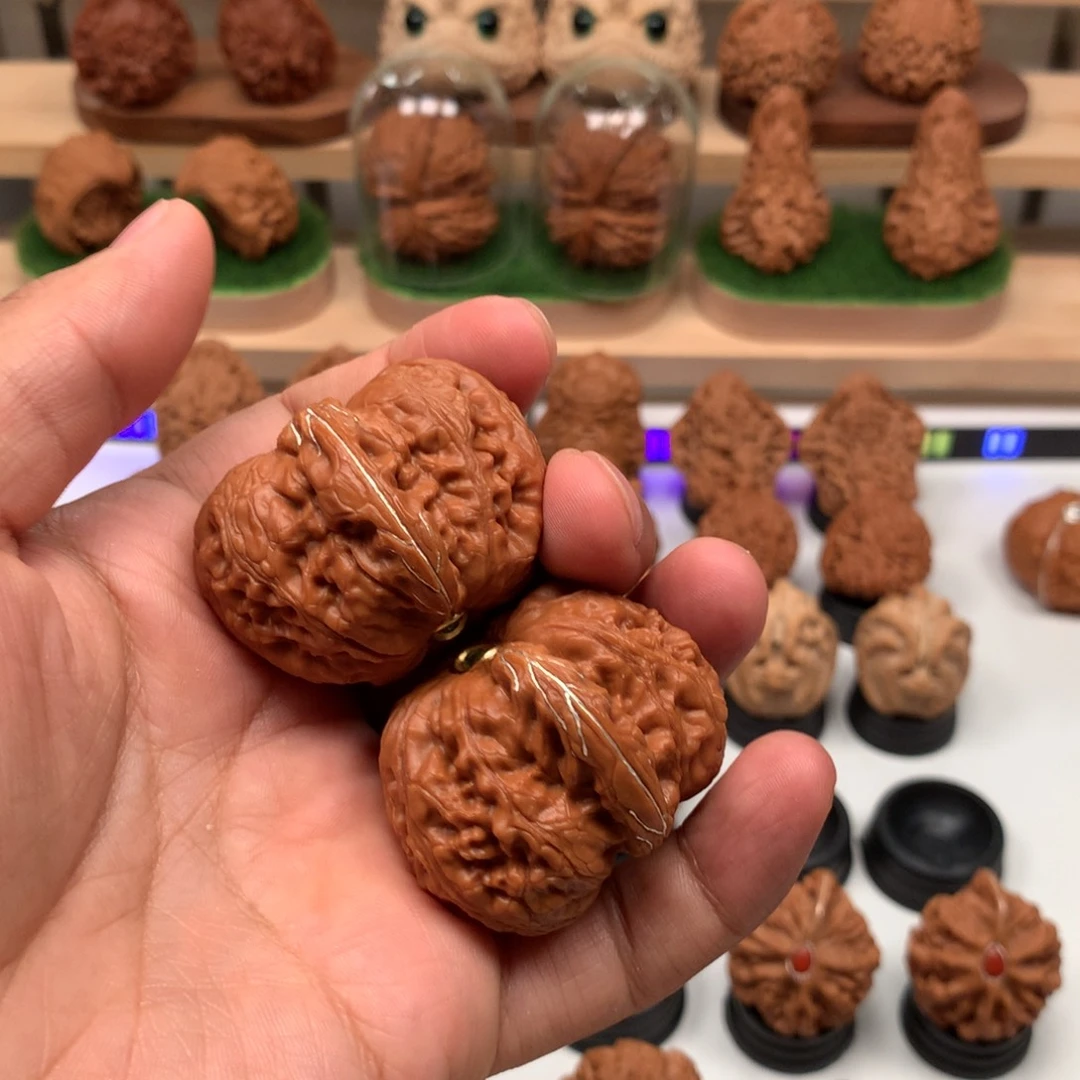 【闪购商品】文玩核桃吊坠“**”隐隐约约