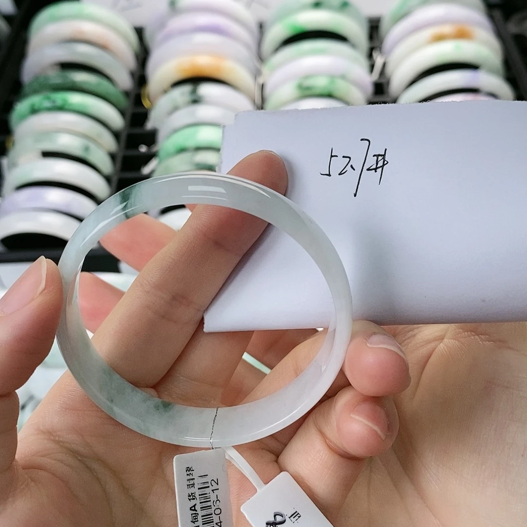 翡翠手链未镶嵌盼盼