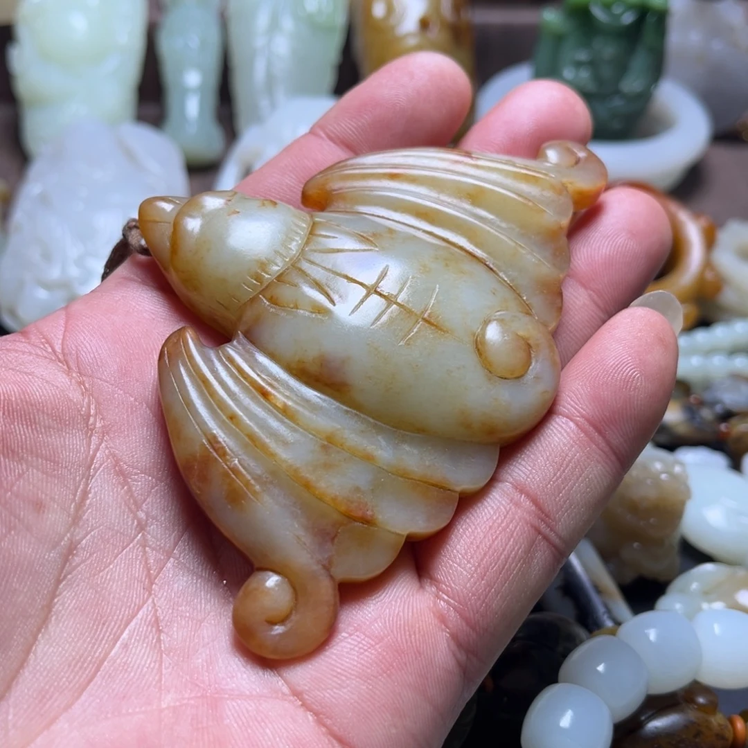 谦***丰和田玉未镶嵌挂件