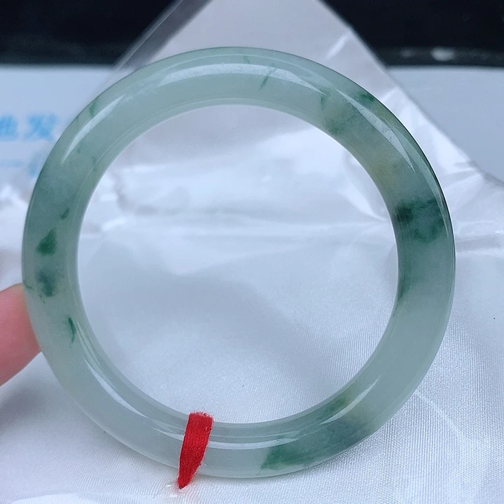 翡翠手镯（圆镯）未镶嵌天然