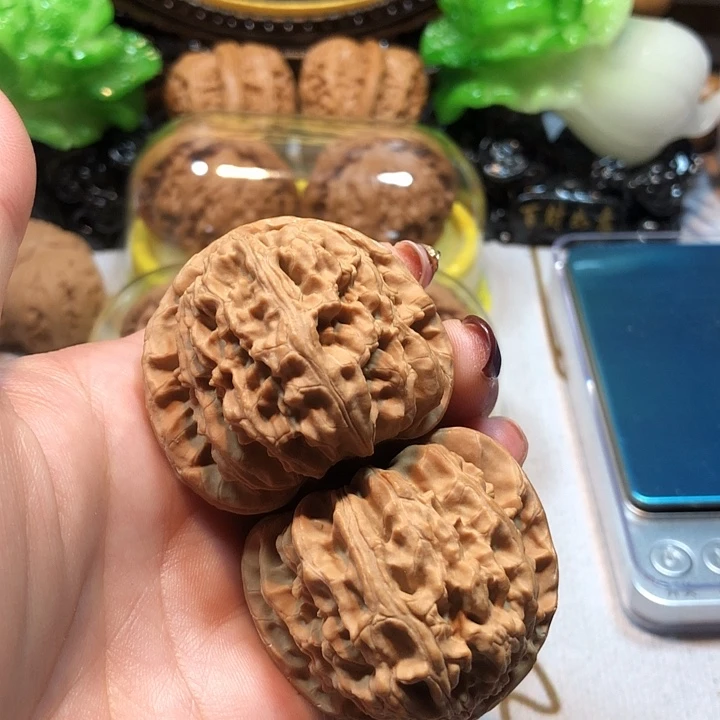 核桃文玩核桃三角白