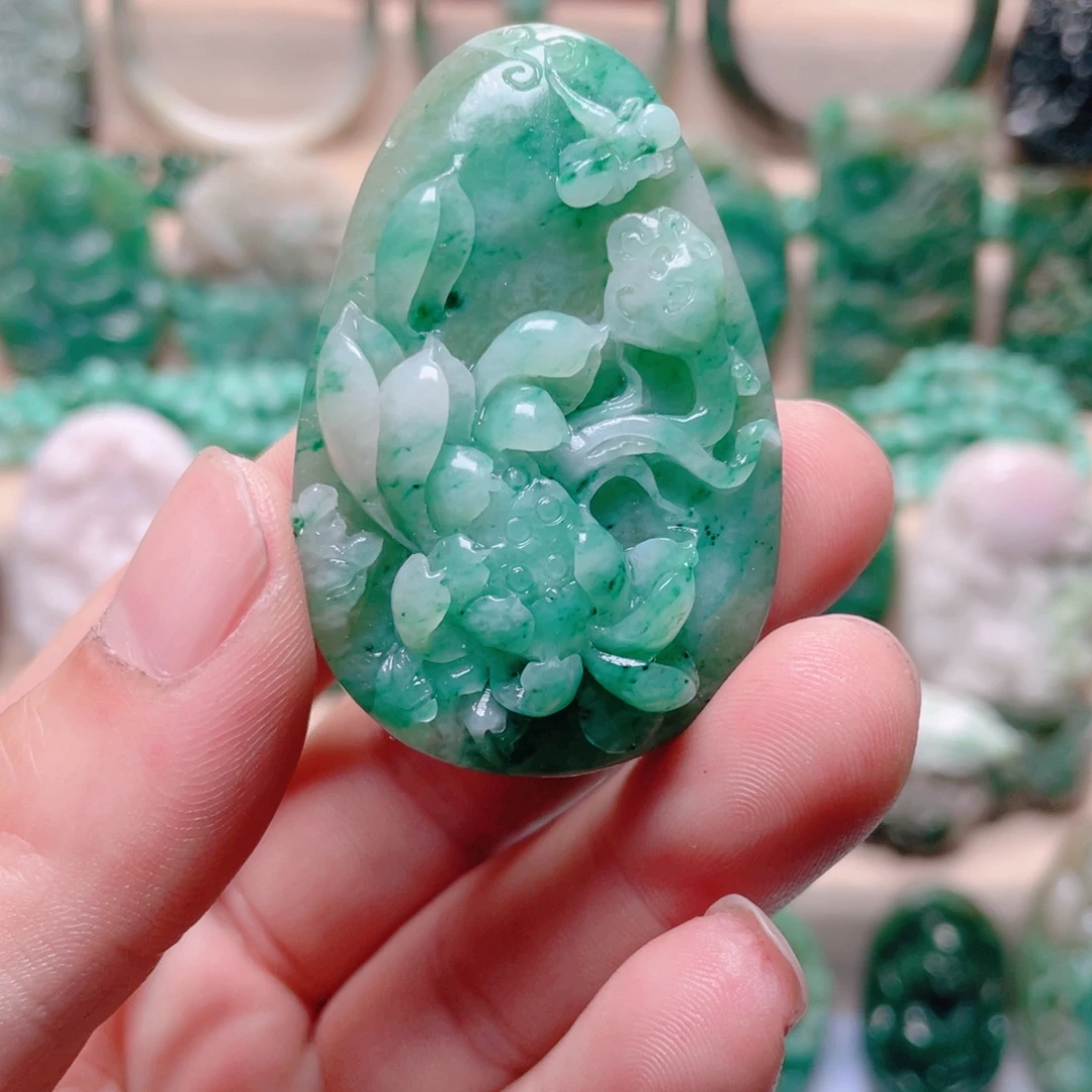 独山玉未镶嵌颈饰