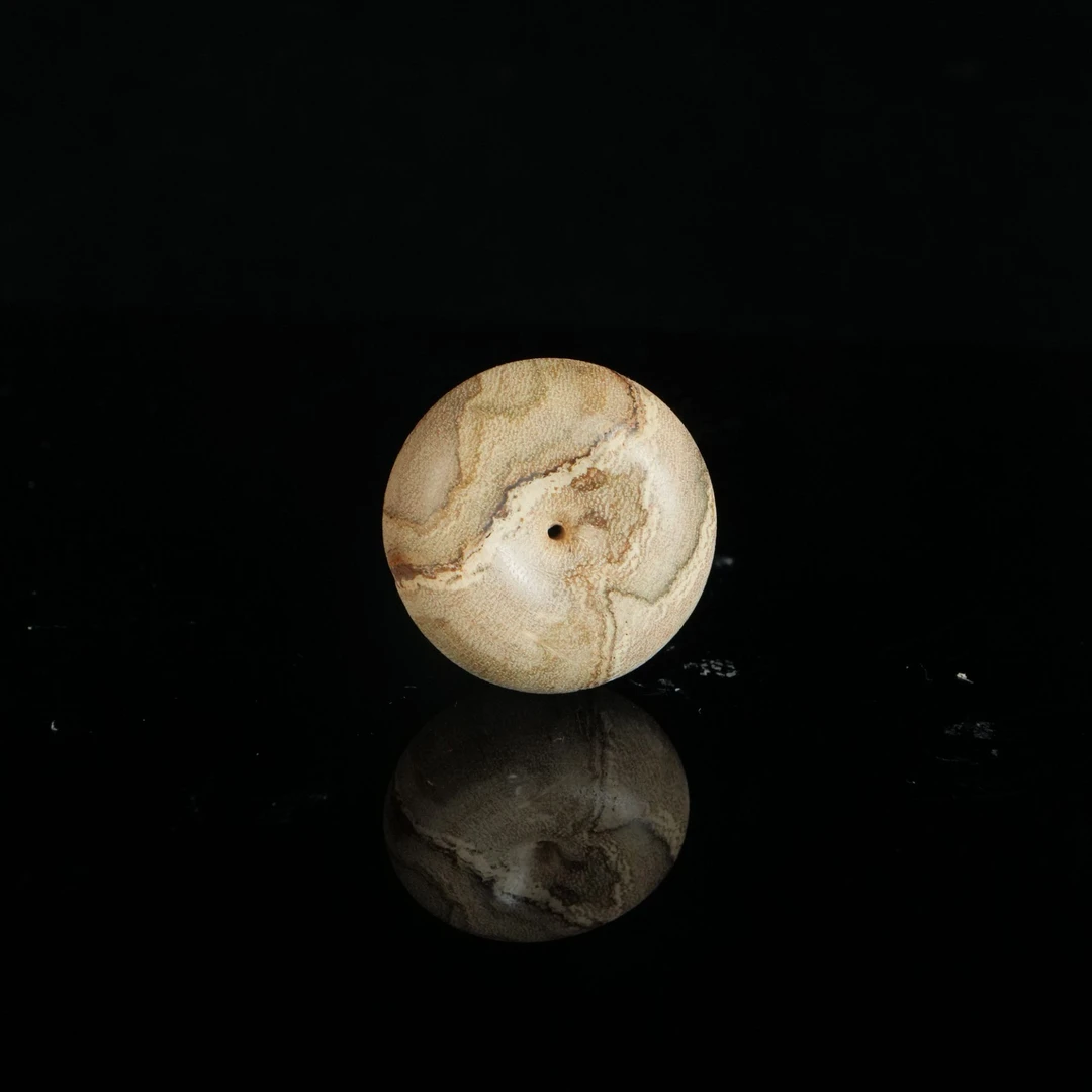 B3706 达拉干黄油老料虎斑纹沉香制品 3.52×1.74cm  5.7g