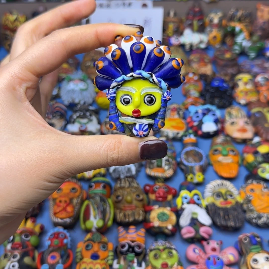 琉璃非金属玻璃颈饰酋长一个