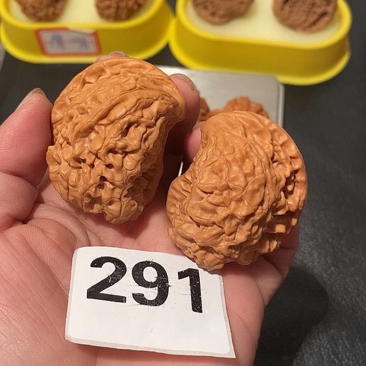 文玩核桃吊坠鹰嘴291