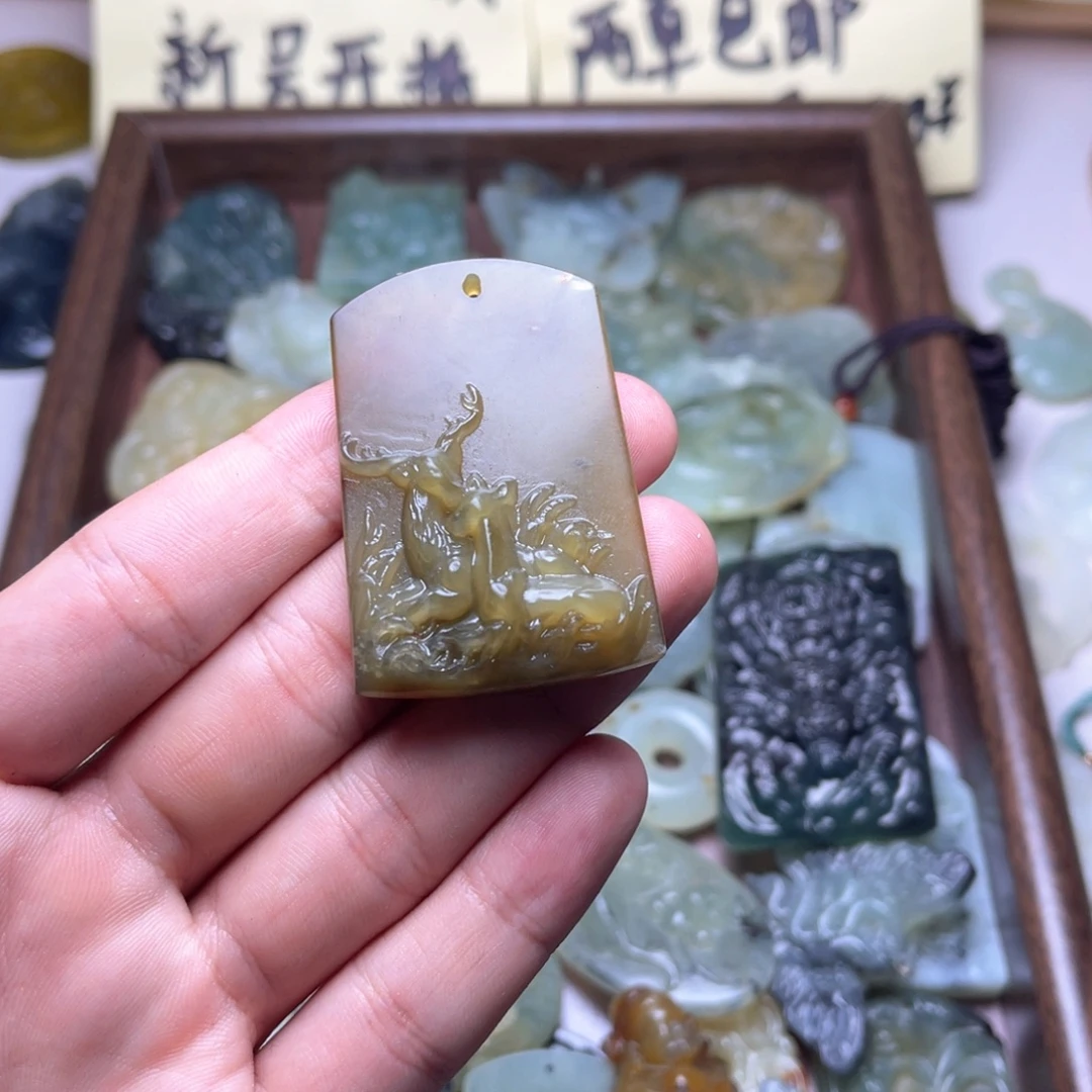 蛇纹石玉未镶嵌颈饰