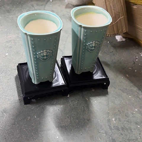 ··2盆++2个塑料托盘··
