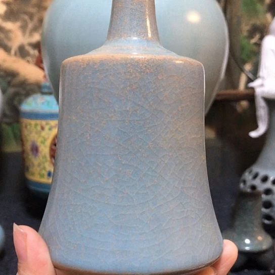 汝窑一件，品相完好