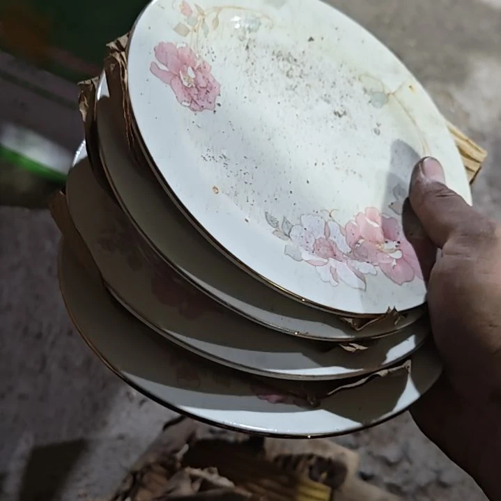 陶瓷盘子碗啥都有