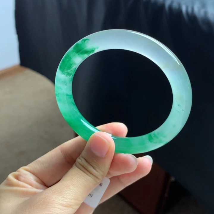 石英质玉手镯未镶嵌黑*妈