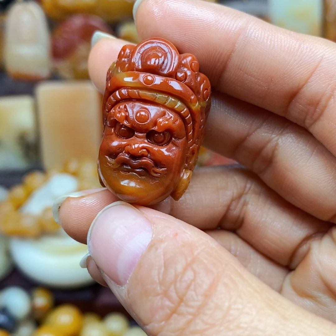 石英质玉（黄龙玉）颈饰未镶嵌