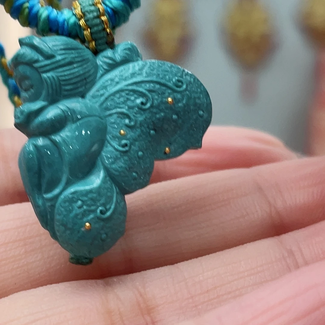 绿松石颈饰未镶嵌